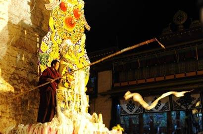 強(qiáng)巴林寺酥油花是國(guó)家級(jí)非物質(zhì)文化遺產(chǎn)