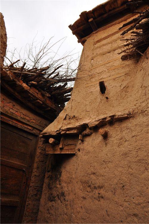 建筑細部，可以了解墻面和木結(jié)構(gòu)之間的關(guān)系