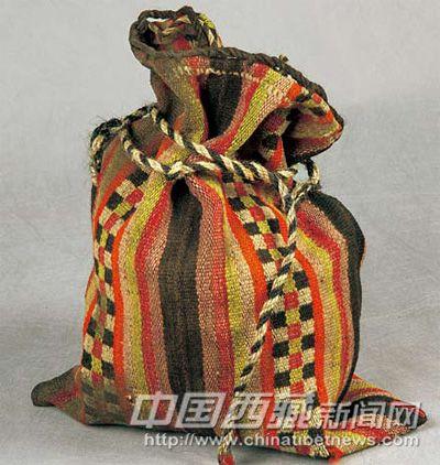 西藏手工編織口袋，顏色艷麗。