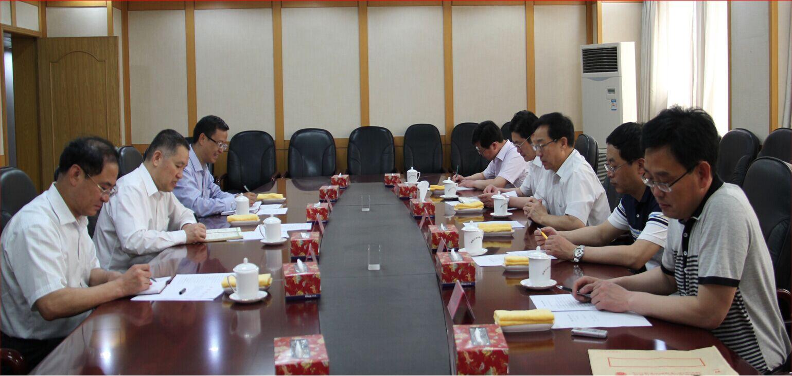 2013年5月，國(guó)家工商總局黨組書記、局長(zhǎng)張茅在京聽取西藏工作匯報(bào)，研究部署對(duì)口援藏工作.jpg