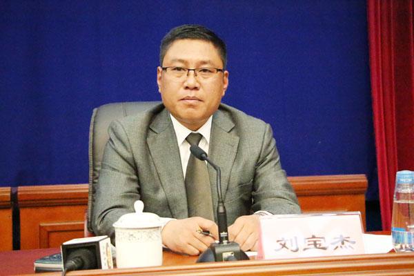 新聞發(fā)言人：那曲地區(qū)旅發(fā)委黨組副書記、主任--劉寶杰.jpg