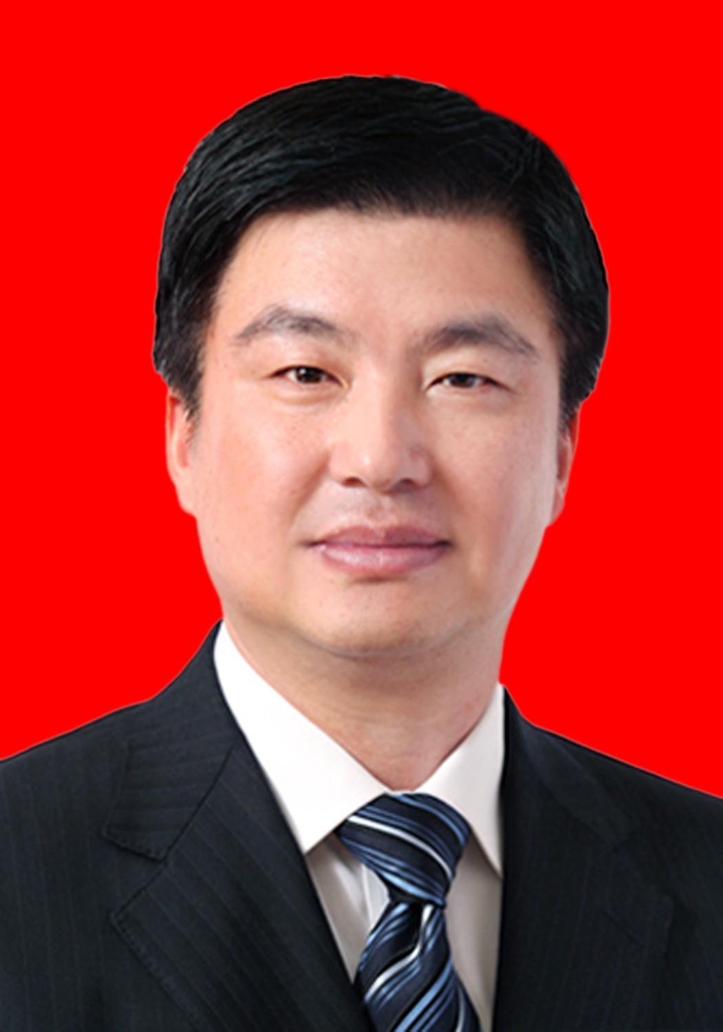 莊嚴（紅底）.jpg