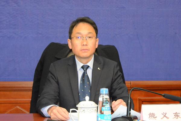 新聞發(fā)言人：林芝市統計局黨組副書記、局長 熊義東.jpg