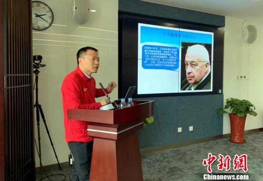 2月23日，以全國(guó)各地各批次援藏干部以及援藏醫(yī)生和教師等群體為服務(wù)對(duì)象的民間組織“援友健康之家”在北京舉行了成立以來(lái)的第5場(chǎng)健康講座。圖為中日友好醫(yī)院神經(jīng)外科副主任楊冬?！＄娦?攝