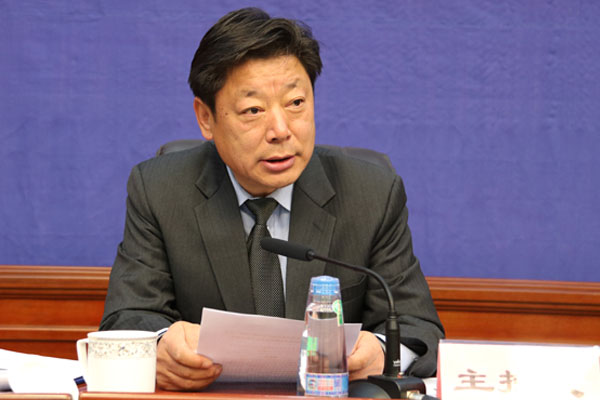 主持人：區(qū)黨委宣傳部巡視員、政府新聞辦主任晉美旺措.jpg