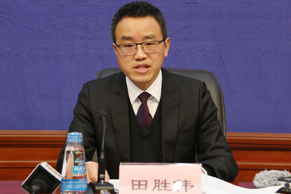 新聞發(fā)言人：自治區(qū)紀(jì)委監(jiān)委新聞發(fā)言人、副秘書長、辦公廳主任 田勝偉.jpg