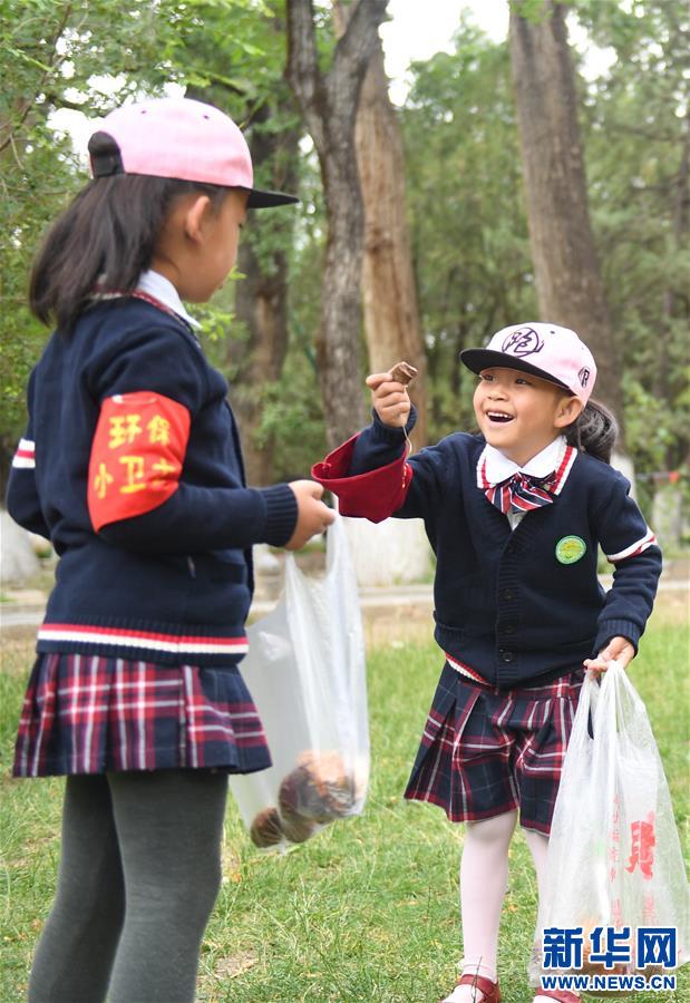 （新華視界）（3）西藏：環(huán)保小衛(wèi)士 愛護大環(huán)境