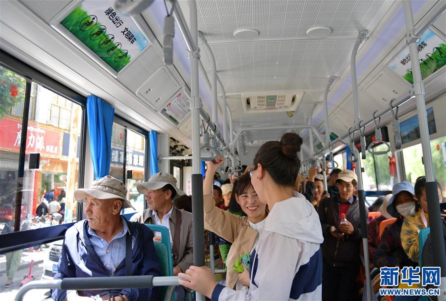 （圖文互動）（2）西藏投放80輛新能源公交車保雪域藍(lán)天