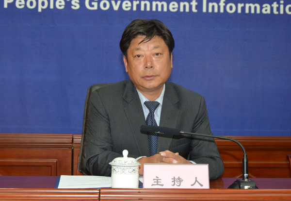 主持人：區(qū)黨委宣傳部巡視員、區(qū)政府新聞辦主任 晉美旺措.JPG
