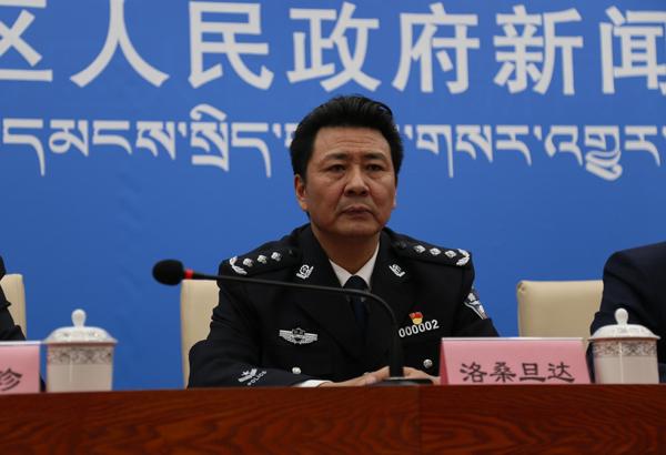 發(fā)言人：區(qū)應(yīng)對新冠肺炎疫情工作領(lǐng)導(dǎo)小組辦公室防控醫(yī)療組成員，區(qū)公安廳黨組副書記、常務(wù)副廳長 洛桑旦達.jpg
