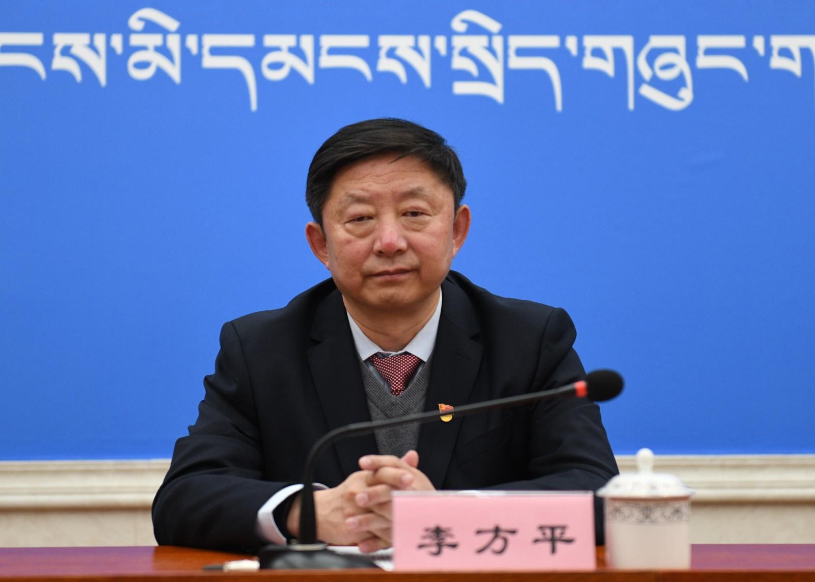 新聞發(fā)言人：國家統(tǒng)計局西藏調查總隊黨組成員、副總隊長 李方平.JPG