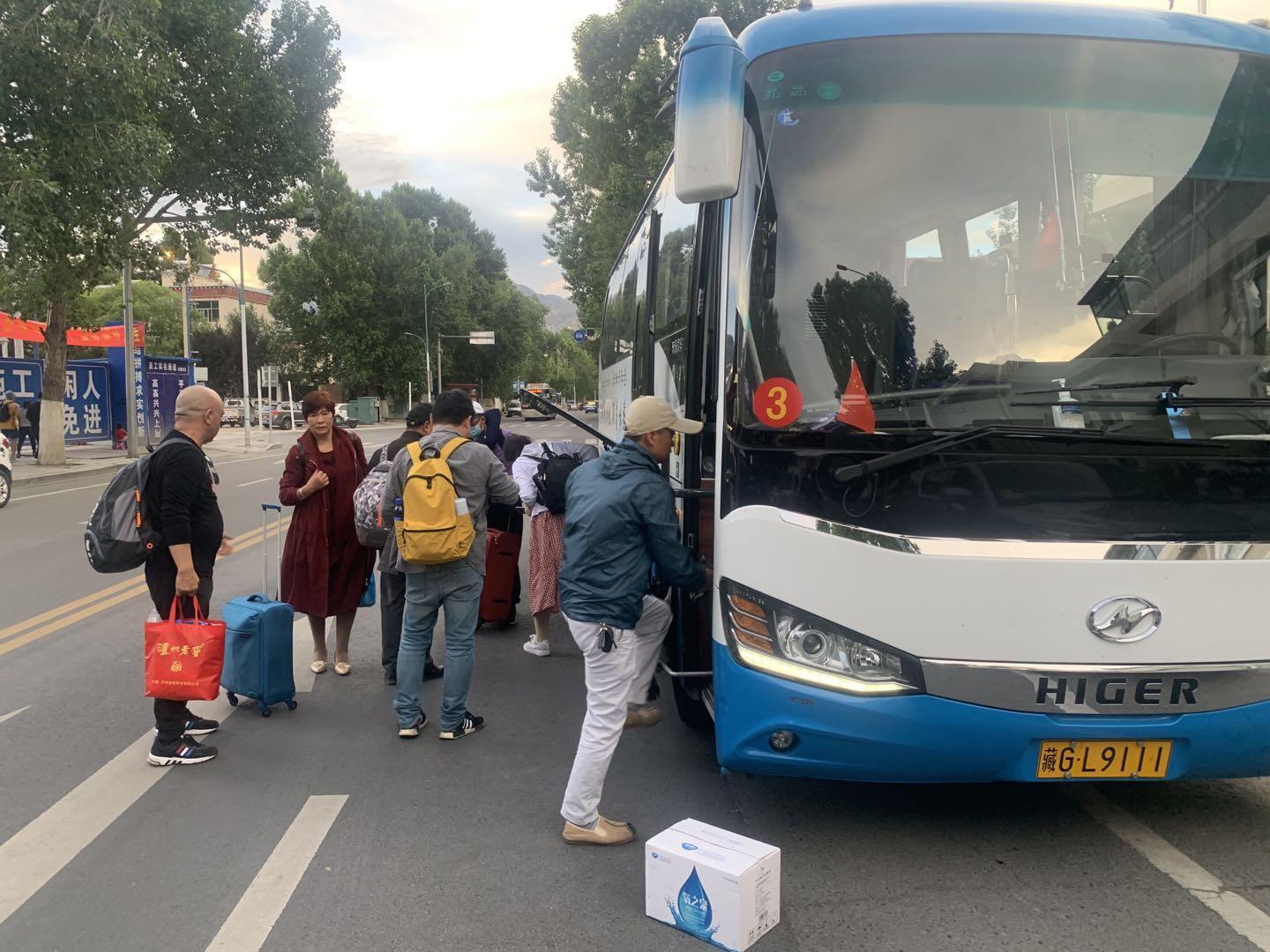 拉薩查扣12臺(tái)超范圍經(jīng)營(yíng)縣際非定線旅游車(811647)-20210719085455.jpg