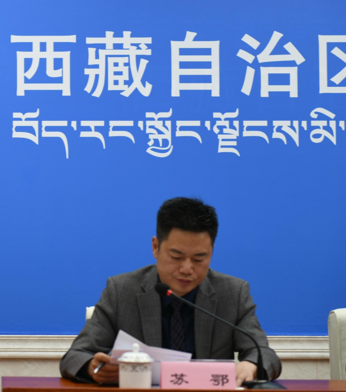 區(qū)黨委宣傳部對(duì)外傳播處副處長 蘇鄂.jpg