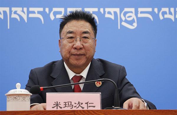 圖為發(fā)言人：自治區(qū)高級人民檢察院黨組成員、副檢察長 米瑪次仁.jpg