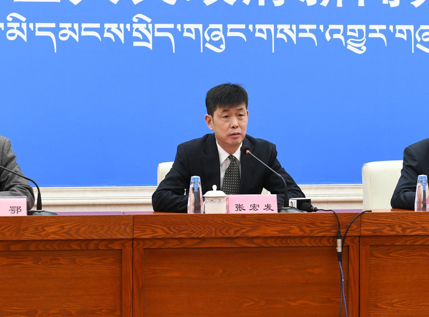 自治區(qū)司法廳黨委委員、副廳長、新聞發(fā)言人 張宏發(fā).jpg