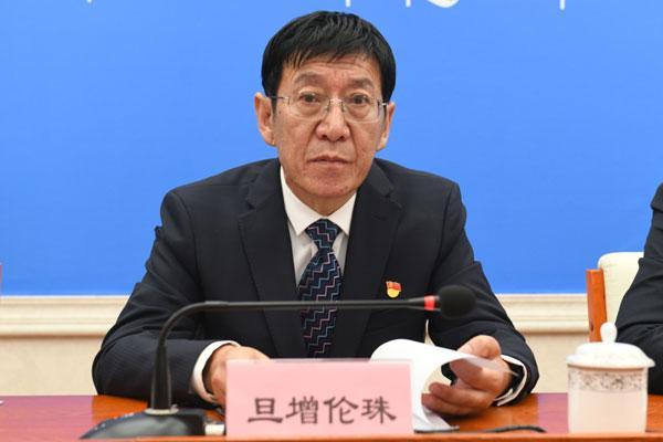 新聞發(fā)言人：自治區(qū)人民政府副秘書長、新聞發(fā)言人 旦增倫珠.jpg