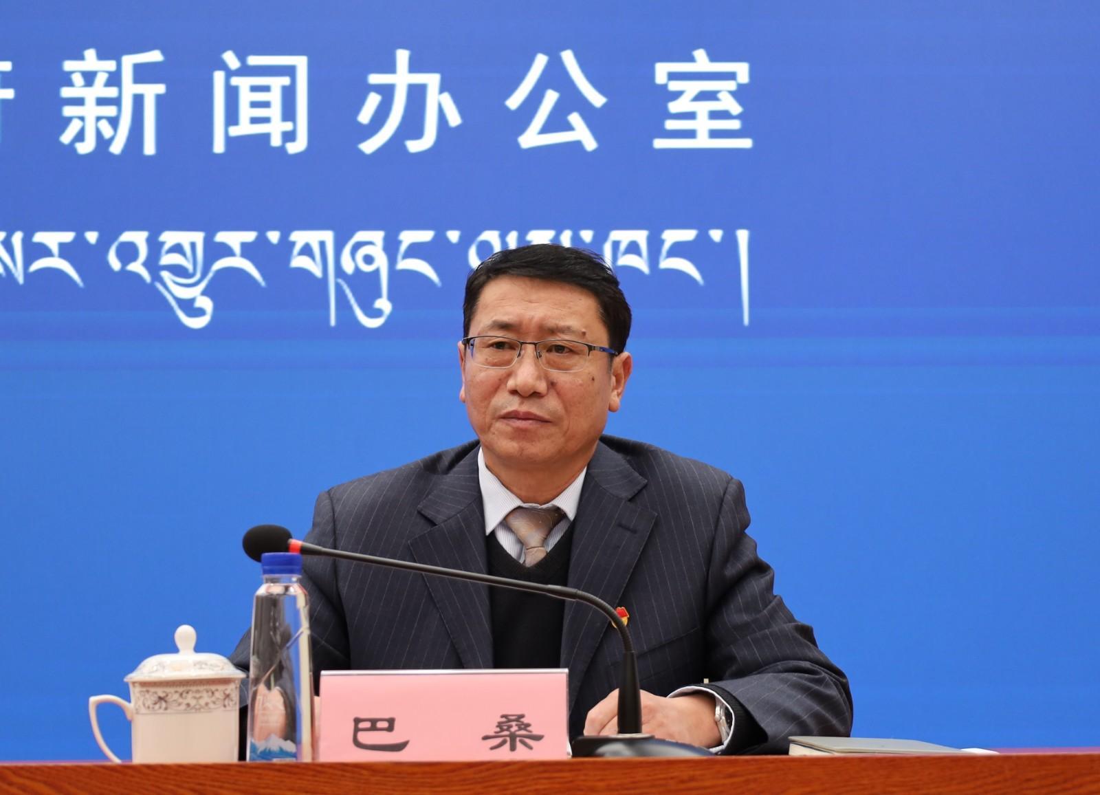 新聞發(fā)言人：國家統(tǒng)計局西藏調(diào)查總隊黨組成員、副總隊長 巴桑.JPG