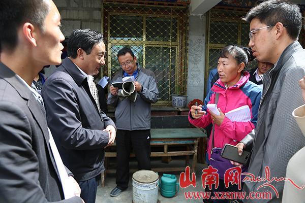 丁哲峰率考察組在曲水縣考察交流農(nóng)村改革工作