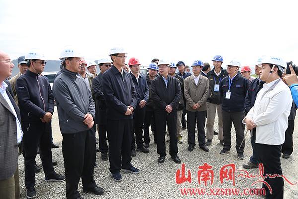 盧春房在山南市考察調研拉林鐵路建設