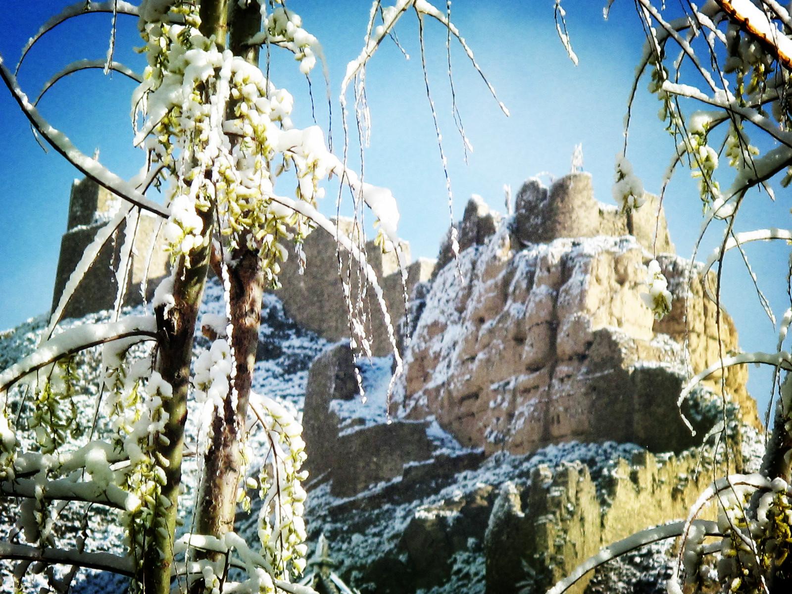 圖4為：雪后的瓊結青瓦達孜山，美如一幅水墨畫。.jpg