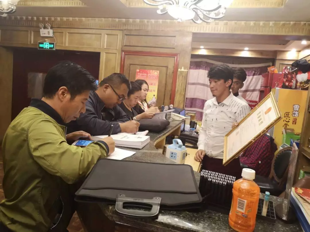 乃東區(qū)開(kāi)展文化市場(chǎng)掃黑除惡專項(xiàng)斗爭(zhēng)檢查.jpg